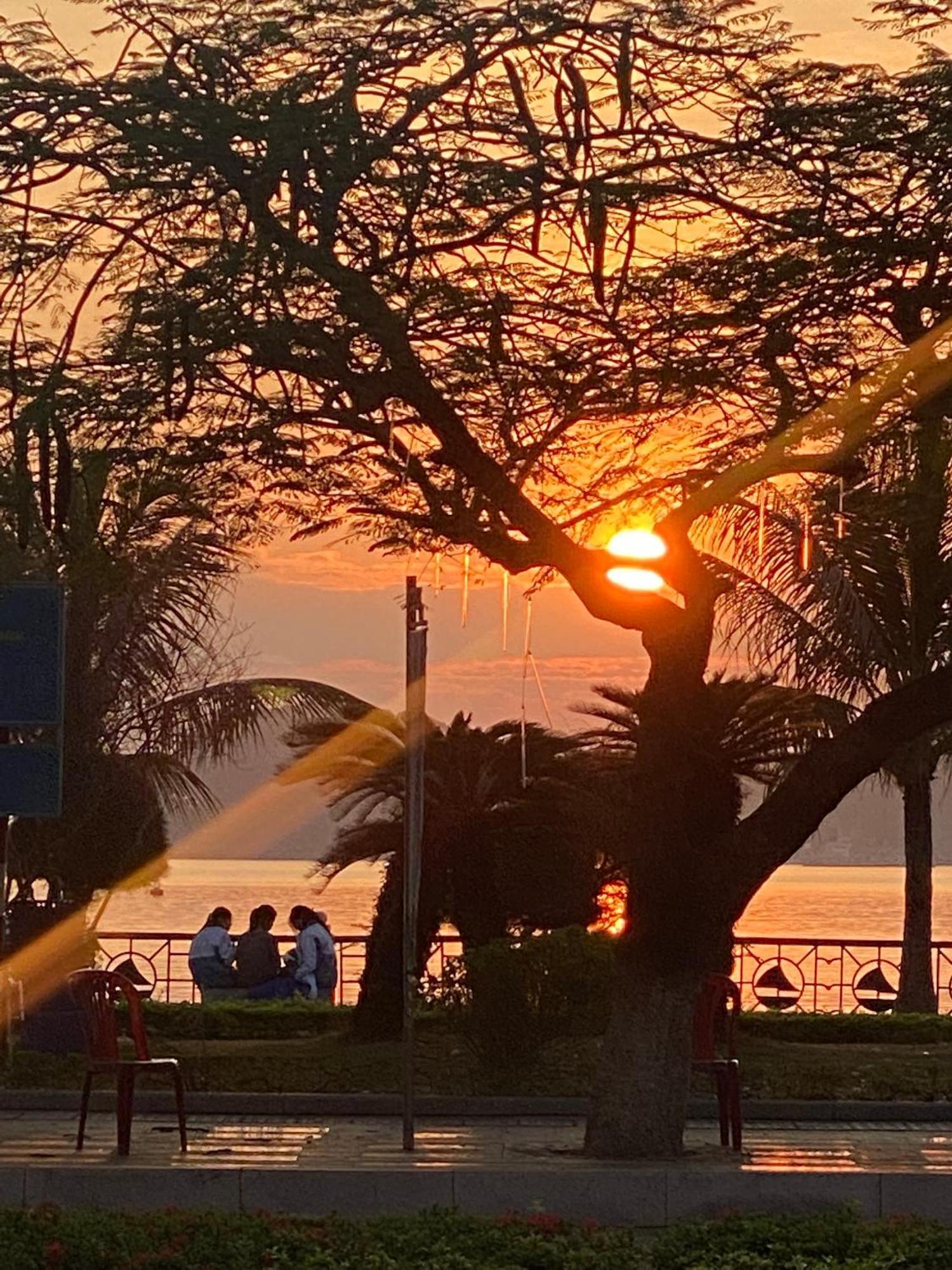 Dolphin Hotel Chan Chau エクステリア 写真
